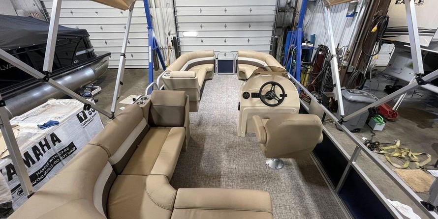 Sunchaser Boats Geneva Cruise 22 LR DH