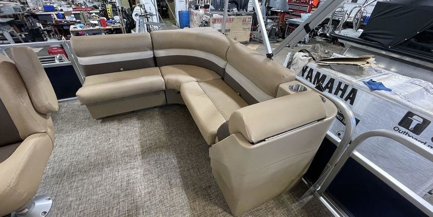 Sunchaser Boats Geneva Cruise 22 LR DH