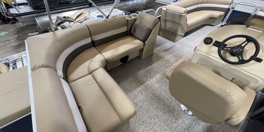 Sunchaser Boats Geneva Cruise 22 LR DH