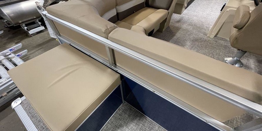 Sunchaser Boats Geneva Cruise 22 LR DH