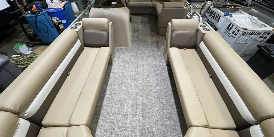 Sunchaser Boats Geneva Cruise 22 LR DH