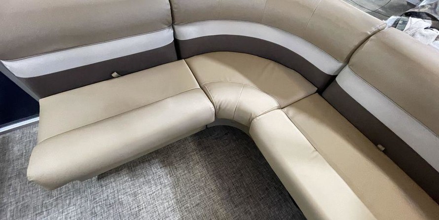 Sunchaser Boats Geneva Cruise 22 LR DH