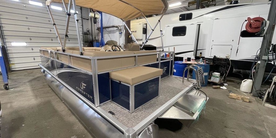 Sunchaser Boats Geneva Cruise 22 LR DH