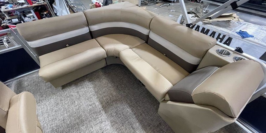 Sunchaser Boats Geneva Cruise 22 LR DH