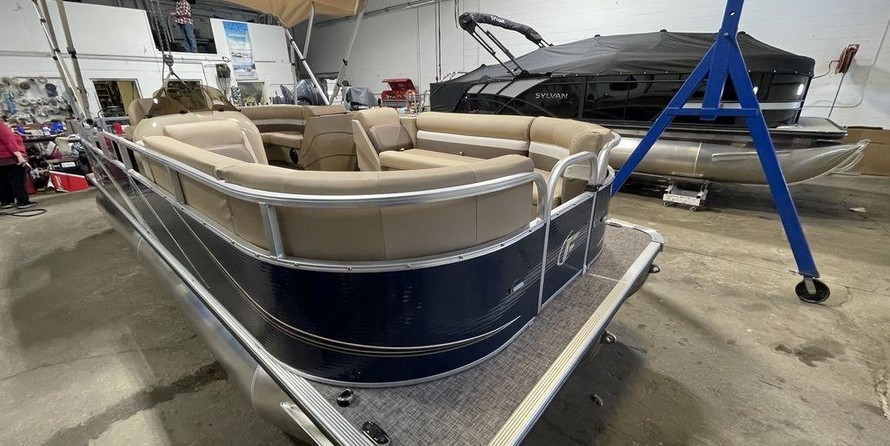 Sunchaser Boats Geneva Cruise 22 LR DH