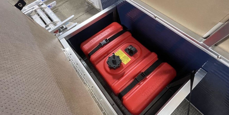 Sunchaser Boats Geneva Cruise 22 LR DH