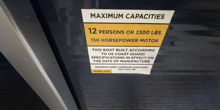 Sunchaser Boats Geneva Cruise 22 LR DH