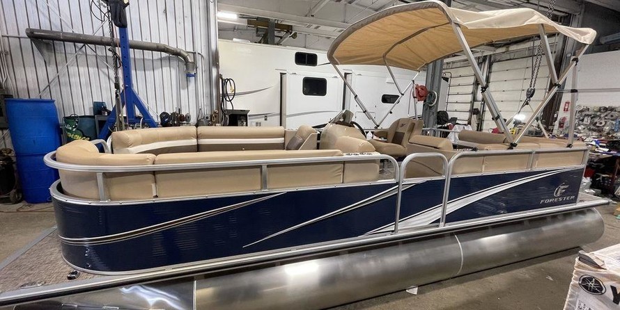 Sunchaser Boats Geneva Cruise 22 LR DH