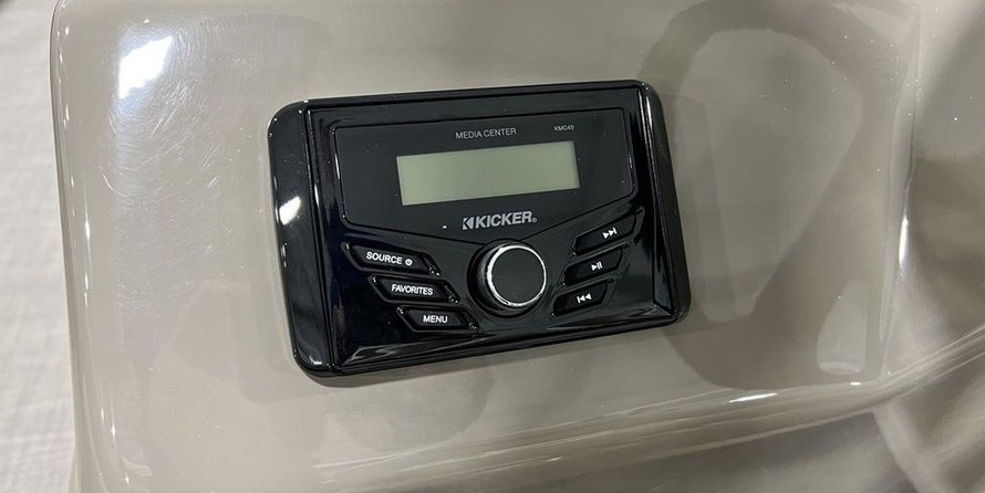 Sun Tracker Party Barge 18 DLX