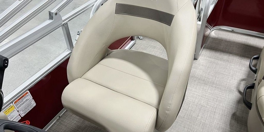 Sun Tracker Party Barge 18 DLX