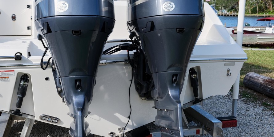 Cobia 217 center console