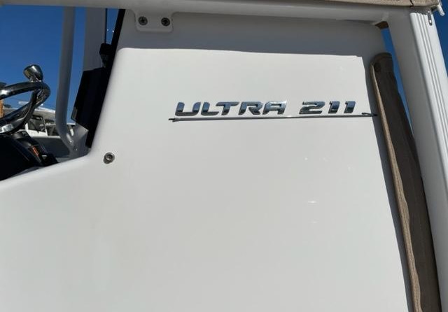 Sea Ray hunt ultra 211
