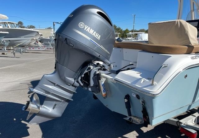 Sea Ray hunt ultra 211