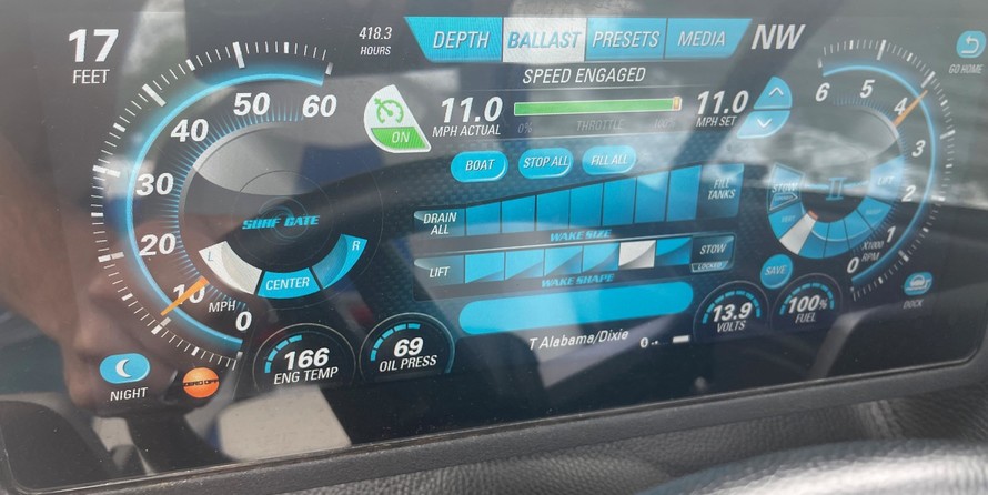 Malibu Wakesetter 23 LSV