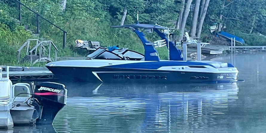 Malibu Wakesetter 23 LSV
