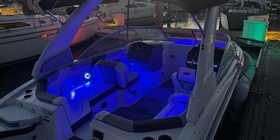 Chaparral 230 SunCoast