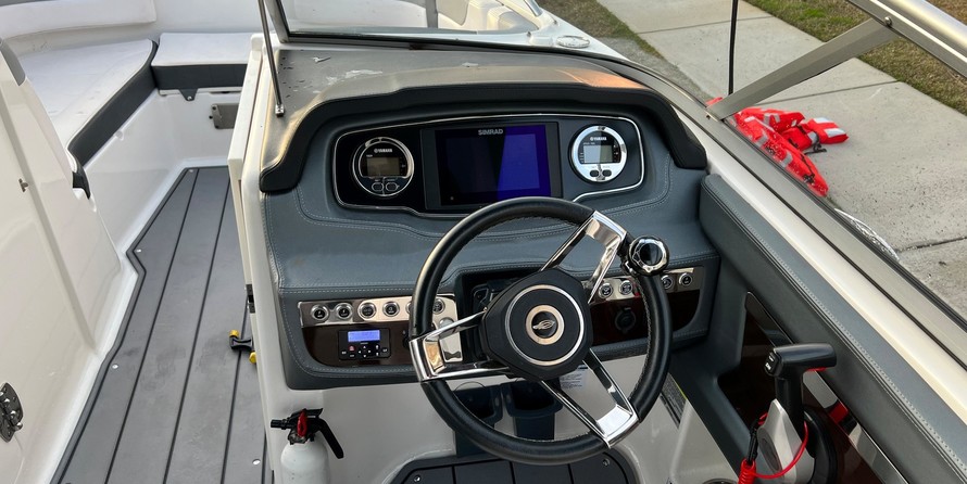 Chaparral 230 SunCoast