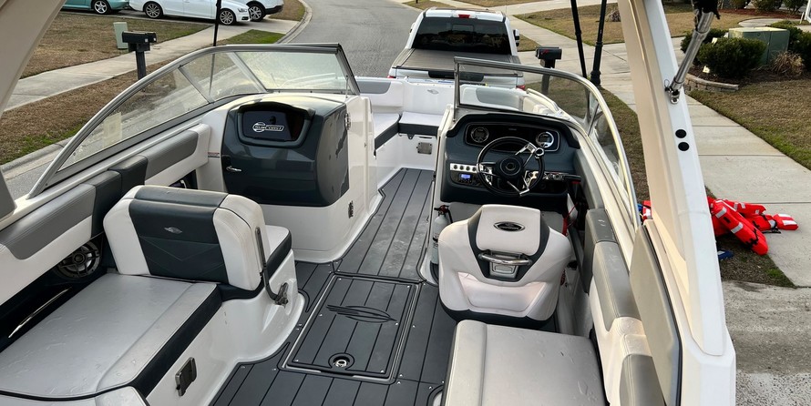 Chaparral 230 SunCoast