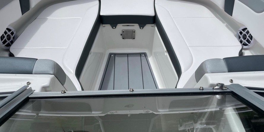 Chaparral 230 SunCoast