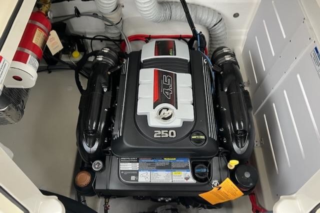 Bayliner VR5 BOWRIDER