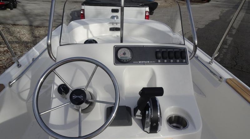 Boston Whaler 170 Montauk