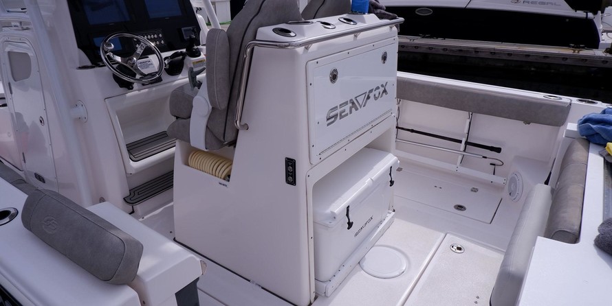 288 Sea Fox Commander