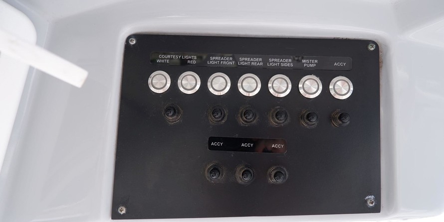 288 Sea Fox Commander