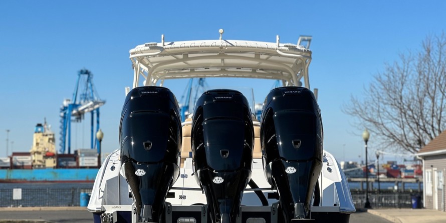 Cruisers Yachts 39 Express Coupe