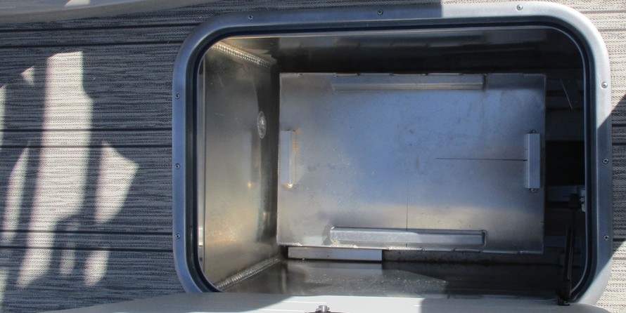 Premier Pontoons Grand Entertainer