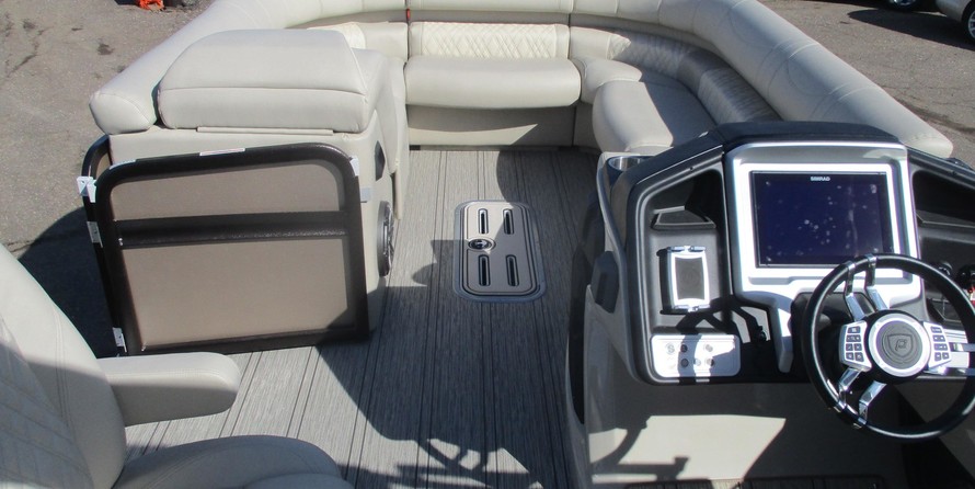 Premier Pontoons Grand Entertainer