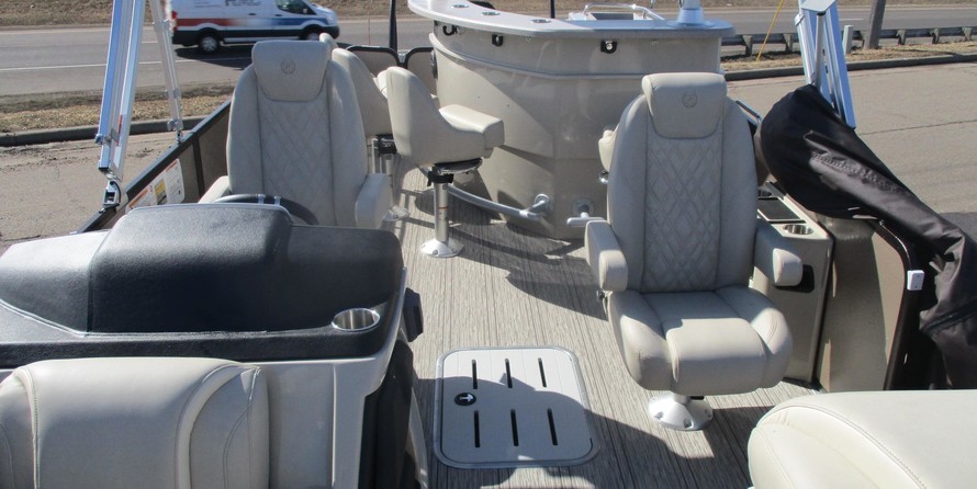 Premier Pontoons Grand Entertainer