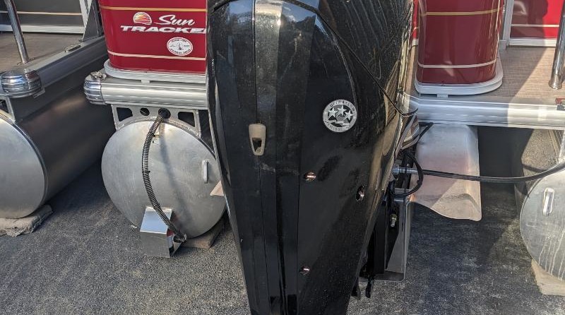 Sun Tracker Bass Buggy 18 DLX