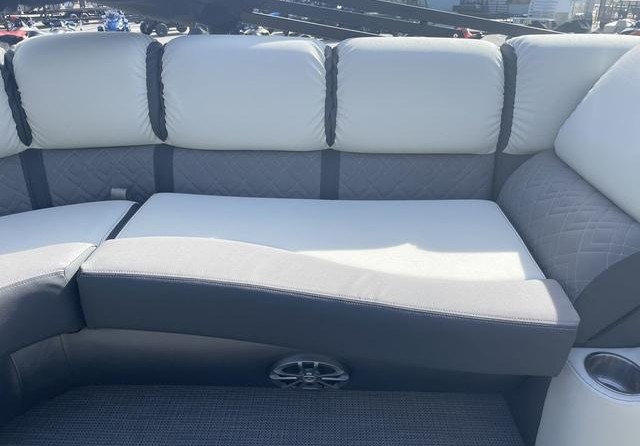 60 x 16 tri-toon passenger vessel