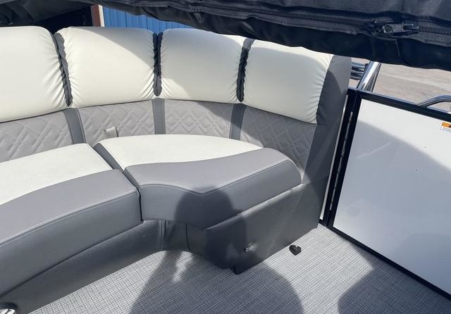 60 x 16 tri-toon passenger vessel