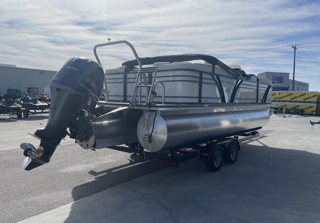 60 x 16 tri-toon passenger vessel