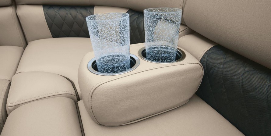 Sun Tracker Party Barge 20 DLX