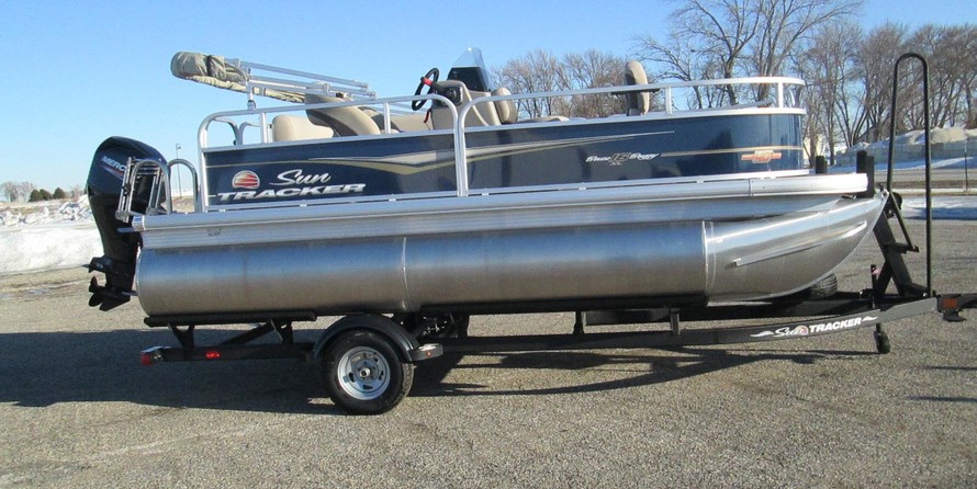 Sun Tracker Bass Buggy 16 DLX ET