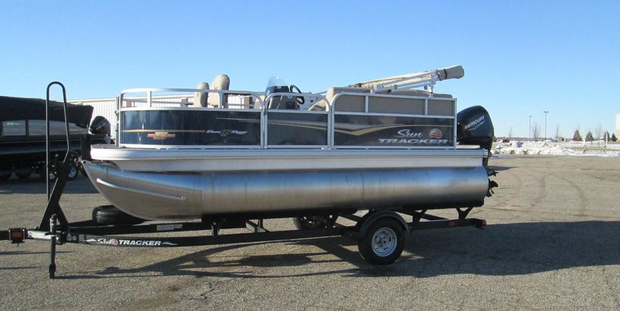 Sun Tracker Bass Buggy 16 DLX ET