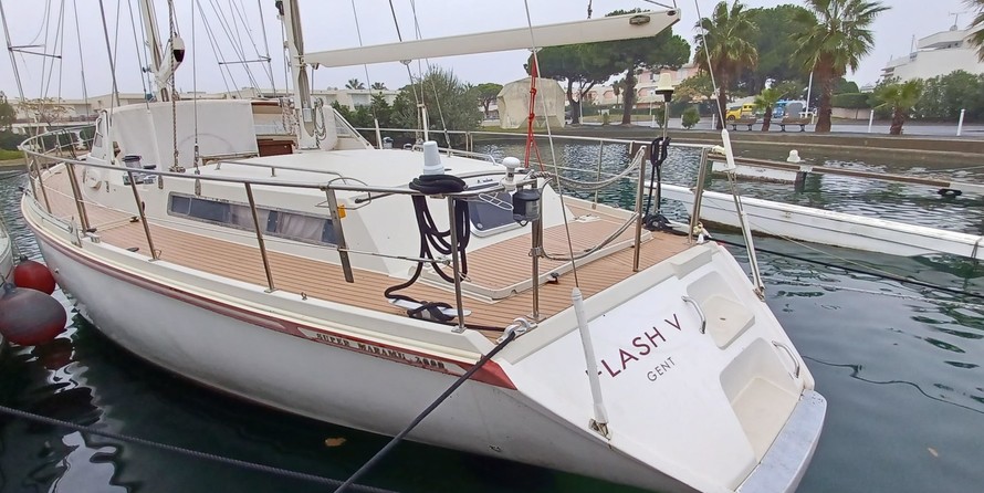 Amel Super Maramu 2000