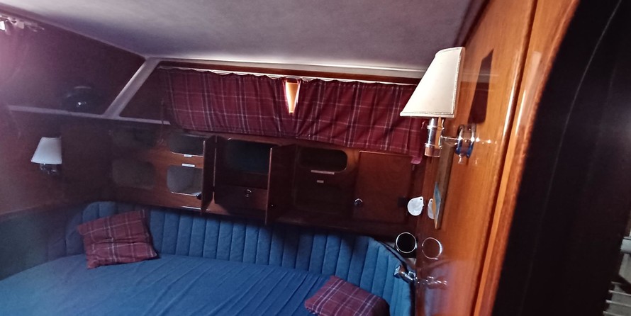 Amel Super Maramu 2000