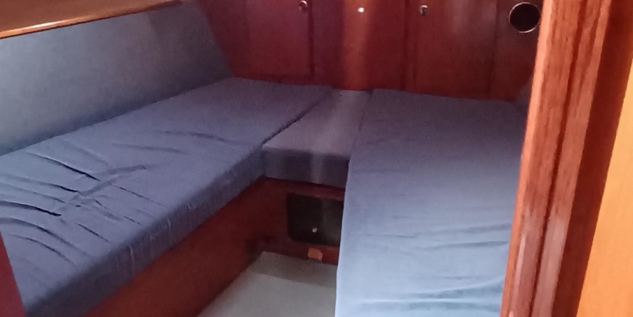 Amel Super Maramu 2000