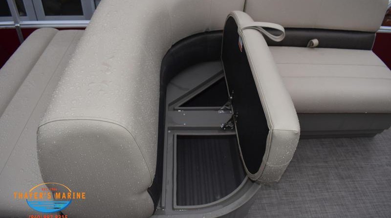 Sun Tracker Party Barge 18 DLX