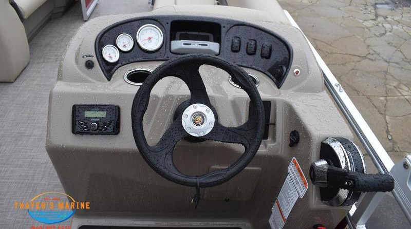 Sun Tracker Party Barge 18 DLX