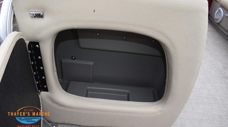 Sun Tracker Party Barge 18 DLX