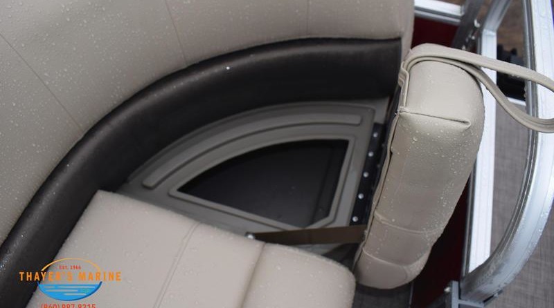 Sun Tracker Party Barge 18 DLX