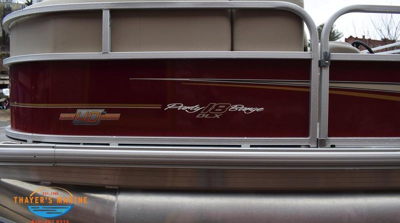 Sun Tracker Party Barge 18 DLX