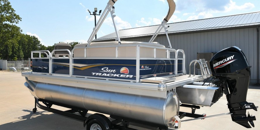 Sun Tracker Bass Buggy 16 DLX ET