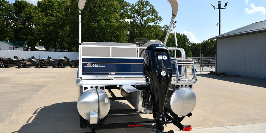 Sun Tracker Bass Buggy 16 DLX ET