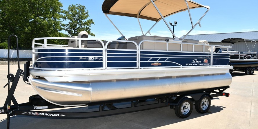 Sun Tracker Fishin Barge 20 DLX