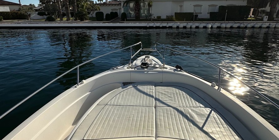 Rio 850 day cruiser